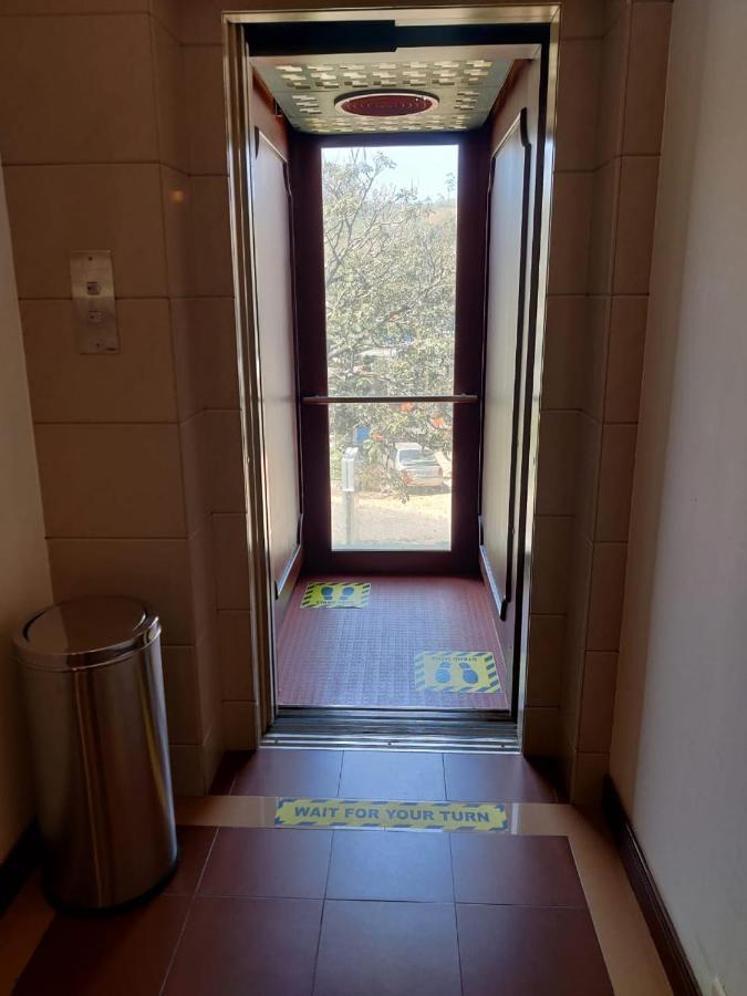 ホテル Issacs Residency ムンナール エクステリア 写真